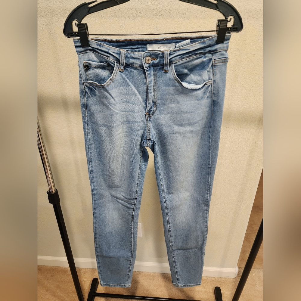 Light Wash Kancan Denim Jeans. Size 9/28.